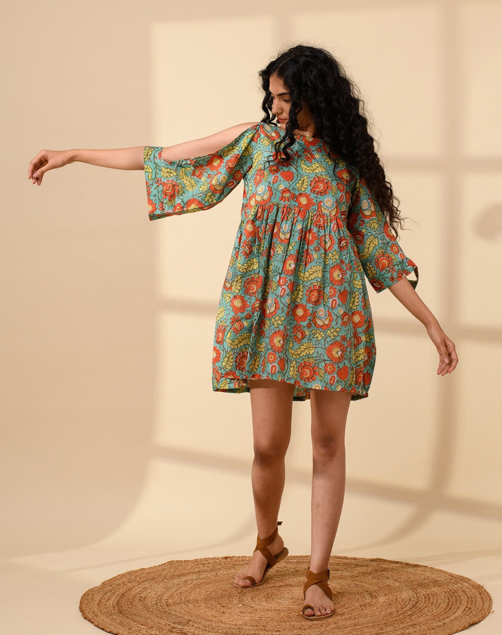 cotton floral midi dress with sleeves Blue Floral Midi Cotton Casual Dress: Carmen Blue Floral / XSmall