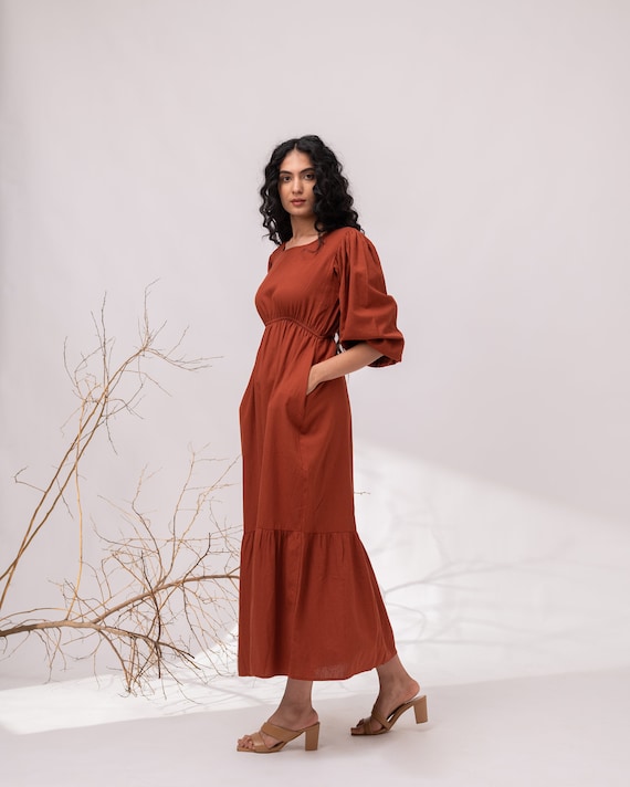 フリルスリーブリネンマキシドレス：エンパイアウエストのゆったりと