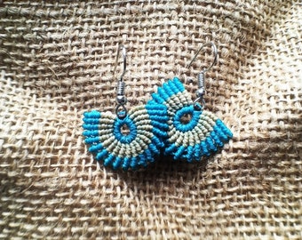 Earrings in micro macramé Ataki