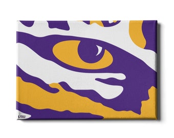 Könnte beinhalten: Nahaufnahme eines violetten und goldenen Tigerauges mit weißen Streifen. Das Auge ist der Mittelpunkt des Bildes, wobei die Streifen ein dynamisches Muster um es herum bilden. Das Bild ist eine stilisierte Darstellung eines Tigerauges mit kräftigen Farben und einem grafischen Design.