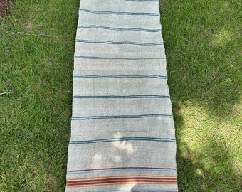 Beau tapis vintage tissé à la main en chanvre filé à la maison