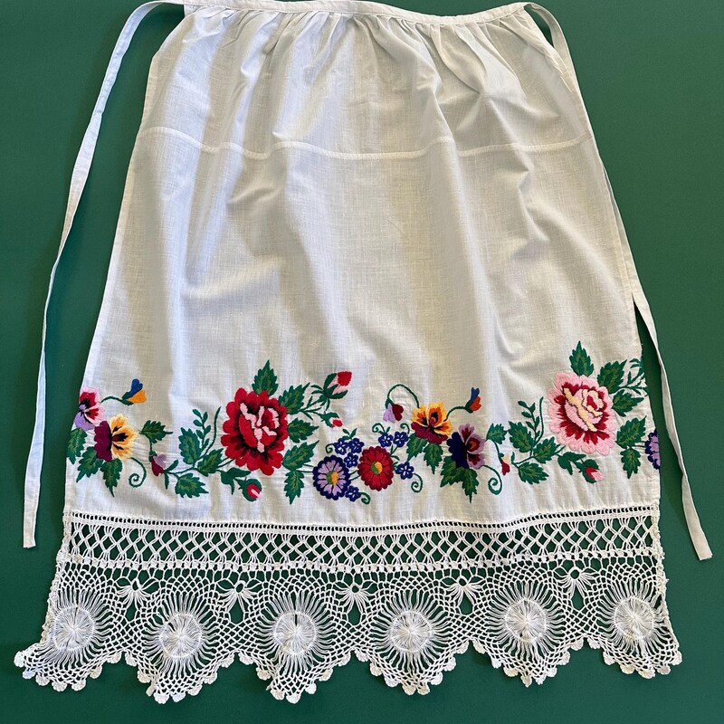 Beautiful Ukrainian macrome apron / fartuh main image 0