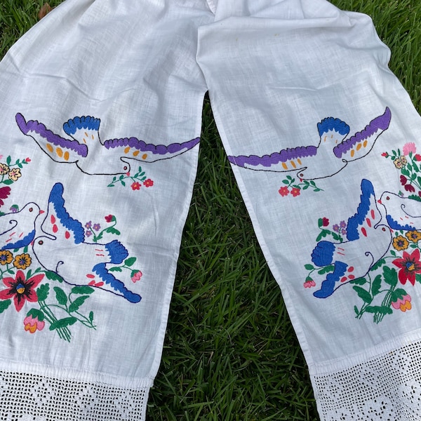 Vintage birds! Old Ukrainian towel Pretty motiv Peacefull motiv Embroidery on cotton