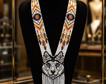 Handgjort pärlbesatt varghalsband: Boho djurälskaresmycken