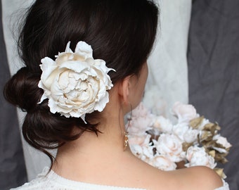 Spanish bun hairstyle flower pin - Wedding hair accessory - Ivory peony hair pin -  Peony hair piece - Spain hair piece - Ivory rose pin