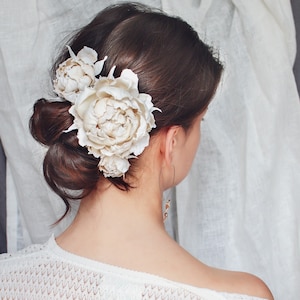 Ivory peony hair pins - Big flower for hair - Ivory peony hair piece - Spanish bun hairstyle flower hair pin - Wedding hair accessories