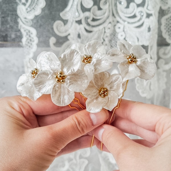Floral hair pins - Wedding hair accessory - Bridal hair piece - Pearl headpiece - Flowers for hair - Gold, Pearl bobby pins