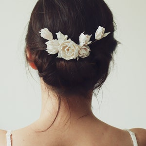 Bridal hair comb - Peony hair clip - Ivory roses hair accessory - Bridal hair flower