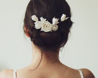 Bridal hair comb - Peony hair clip - Ivory roses hair accessory - Bridal hair flower