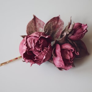 Pink roses hair pin - Bridal flower hair pin - Roses hair clip - Wedding hair accessories - Flower hair piece - Greenery wedding hair pin