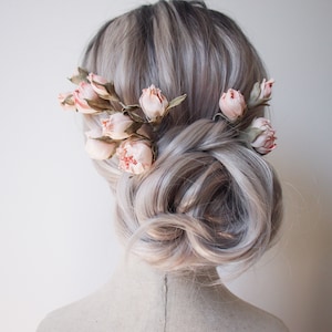 Flower hair pins - Peach flower hair piece - Bohemian style wedding - Flower hair style