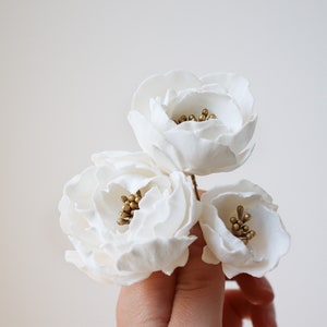 White flower bridal hair pin set - Floral hair piece - Wedding hair accessory - Peony flower hair clip