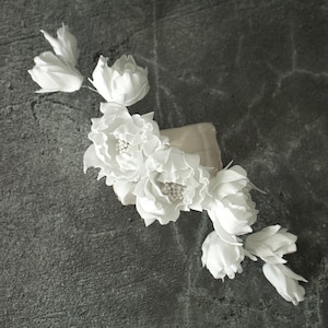 White flower hair vine - Hair comb wedding - Peony hair pins- Wedding hair accessory
