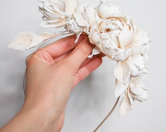 Ivory peony headband - Wedding hair accessory - Bridal flowers for hair - Bridesmaid white hair piece gift - Side floral champagne crown