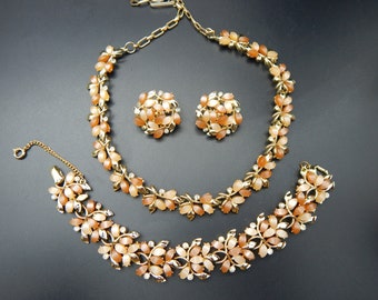 Vintage 1950s Lucite Necklace Bracelet & Earring Parure Set