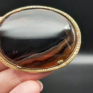 Antique Georgian to Victorian Large Oval Banded Agate Pinchbeck Brooch