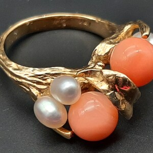 Anello vintage in oro 14 carati con corallo e perla d'acqua dolce - taglia F immagine 9