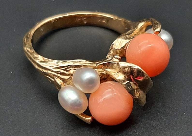 Anello vintage in oro 14 carati con corallo e perla d'acqua dolce - taglia F immagine 9