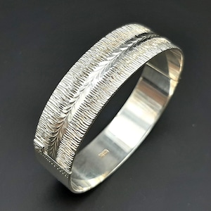 Original Vintage 1971 English Hallmarked Sterling Silver Brutalist / Modernist Hinged Cuff Bangle