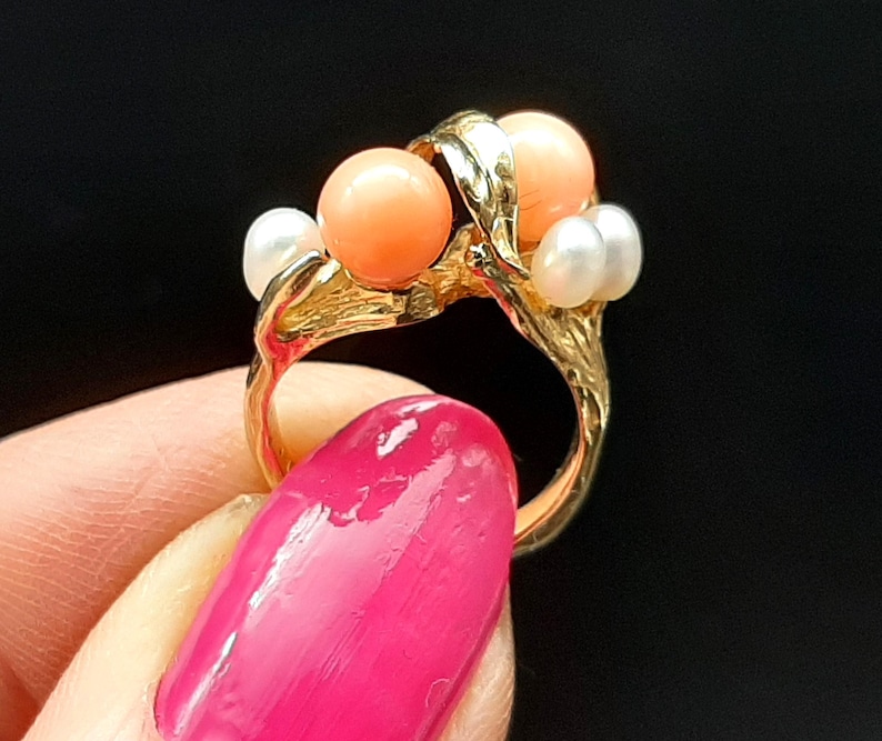 Anello vintage in oro 14 carati con corallo e perla d'acqua dolce - taglia F immagine 5