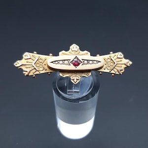 Antique Victorian 9ct Gold Ruby & Seed Pearl Mourning Brooch with compartment 3g