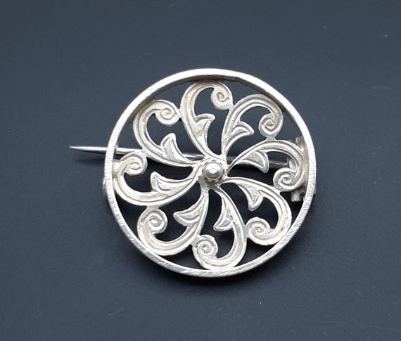 Antique Victorian Solid Silver Small Pin Wheel Ce… - image 3