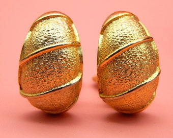 Boucles d'oreilles clip surdimensionnées vintage brutalistes ovales dorées brutalistes
