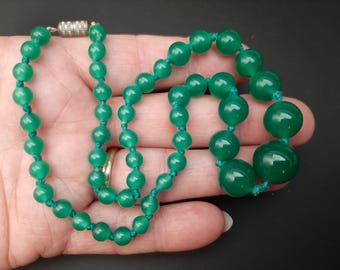 Antike Art Deco 1920er Jahre Handgeknüpfte Grüne Glasperlenkette
