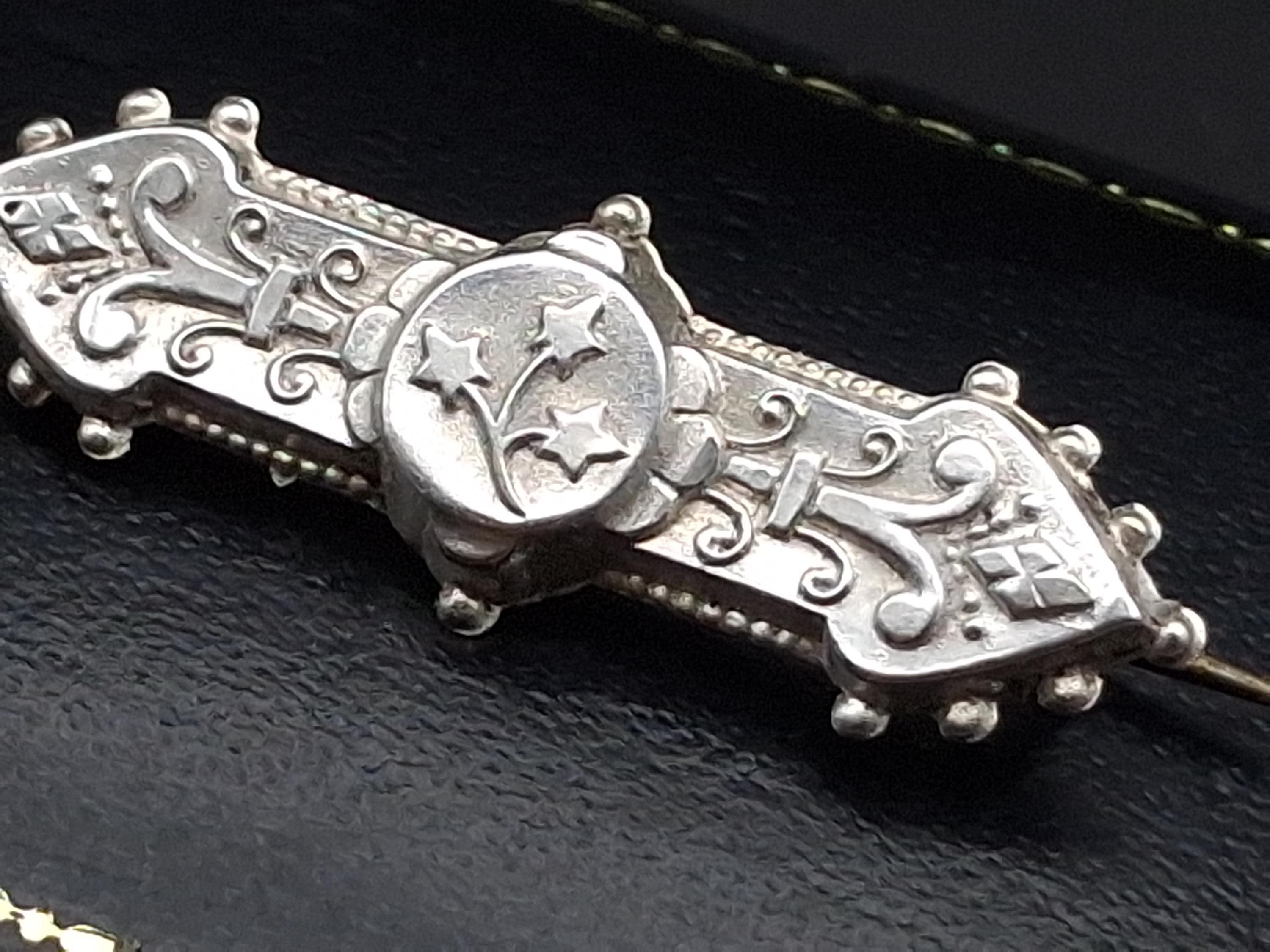 Antique Victorian Circa 1880 Silver Sweetheart Brooch - Ivy for