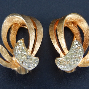 Vintage Gold Tone Clip On Earrings: Diamante Crescent Moon Design