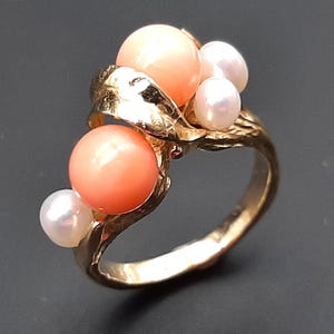 Anello vintage in oro 14 carati con corallo e perla d'acqua dolce - taglia F immagine 1