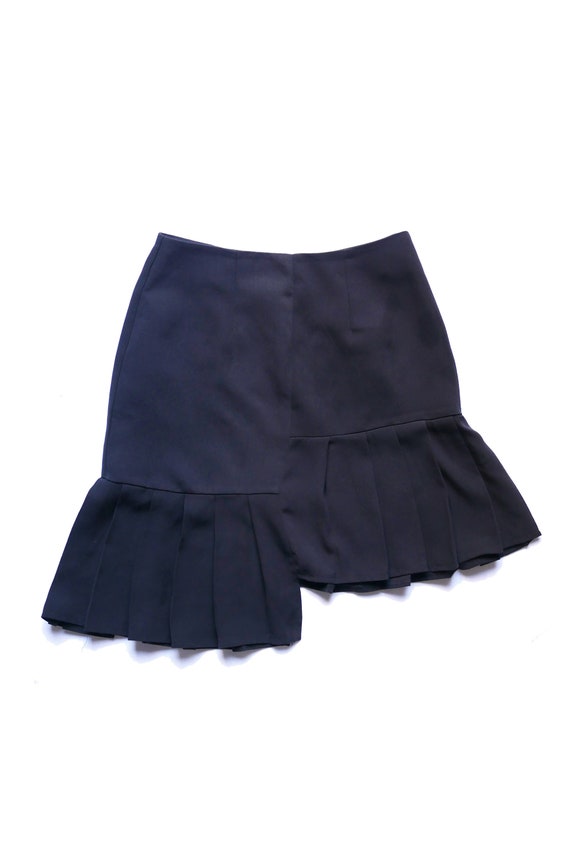 Asymmetrical skirt
