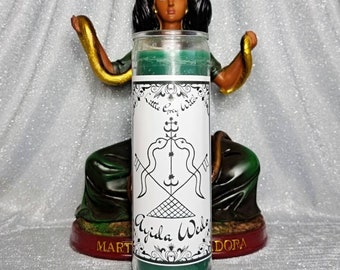 Vela dedicada a Ayida Wedo, Racine Rada Lwa del Matrimonio, la Fertilidad y la Paz. Vudú haitiano, vudú de Nueva Orleans, hoodoo y trabajo con raíces.