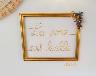 Personalized gold wired frame customizable wall decoration with dried flowers