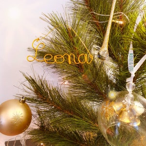 Personalized gold Christmas decoration with first name: birth gift, birthday, personalized tree decoration, personalized Christmas ball, first name