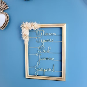 Custom gold wired frame customizable wall decoration with dried flowers