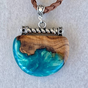 Handmade olive wood and epoxy resin necklace, Rustic natural jewelry, Ocean style pendant, Gift for nature lover, Mixed media jewelry