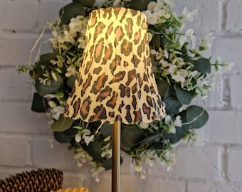 Luminária de toque sem fio. Linda luminária de mesa com estampa de leopardo e decoupage, recarregável por USB. Luminária sem fio. Decorada à mão.