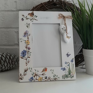 Beautiful Robin And Floral Distressed Photo Frame With Two Little Wooden Hanging Hearts.Country. Shabby Chic.Hand Decorated.
