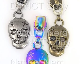 Skull Zipper Pull