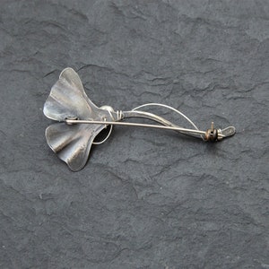 Broche de Ginkgo, joyería de hoja de Gingko, alfiler de chal de plata grande, broche de perlas de plata de ley, regalos de cumpleaños número 60 para mujeres imagen 7