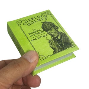 Sherlock Holmes The Essential Mysteries in One Sitting mini book 3.30" H 207 pgs