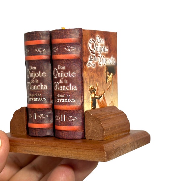Don Quijote de la Mancha mini book set w/stand in Spanish complete version 950pg