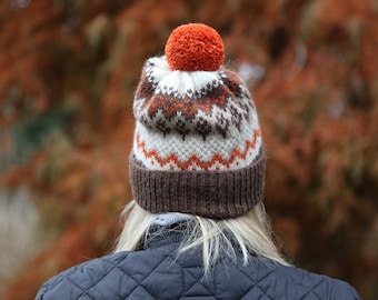 Bonnet jacquard en laine d'alpaga avec pompon. Bonnet de ski d'hiver en jacquard. Cadeau de Noël.