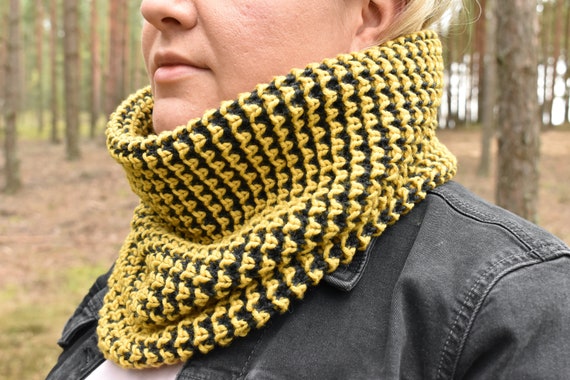 Very soft hand knit cowl snood from merino wool. Gift for him. Chunky warm merino wool neck warmer. Click for more colours.