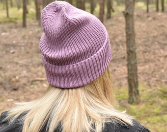Mütze aus feiner Merinowolle. Gerippte Mütze mit Bündchen. Herbstlich weiche und warme Beanie Mütze. Sofort versandfertig
