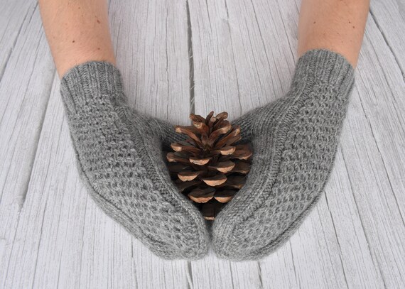 Ready to ship, alpaca hand knit mittens, warm winter grey knit mittens, honeycomb pattern. More colours inside.