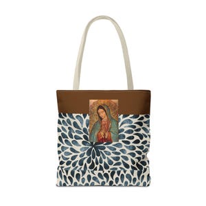 Vår Fru av Guadalupe-tygväska | Handmålad katolsk lookbook och resväska bild 18