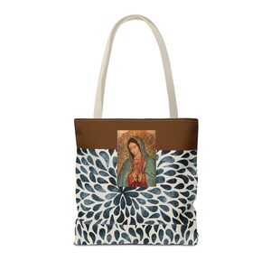 Vår Fru av Guadalupe-tygväska | Handmålad katolsk lookbook och resväska bild 10