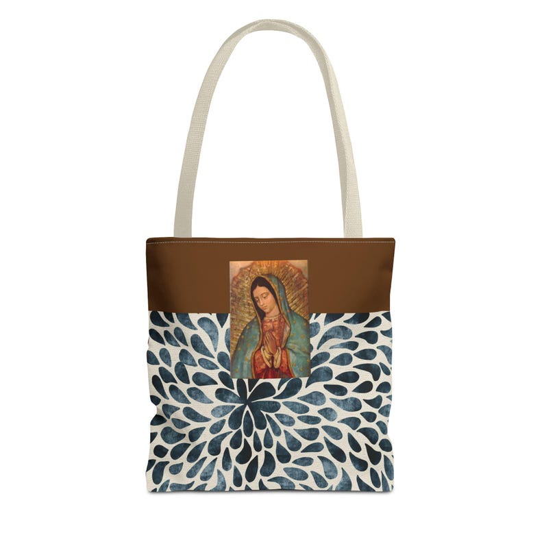Vår Fru av Guadalupe-tygväska | Handmålad katolsk lookbook och resväska bild 1